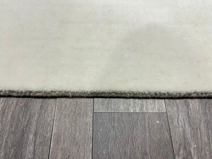 Dazzle White Ivory Color Handloom Knotted Rug 100% Pure Wool