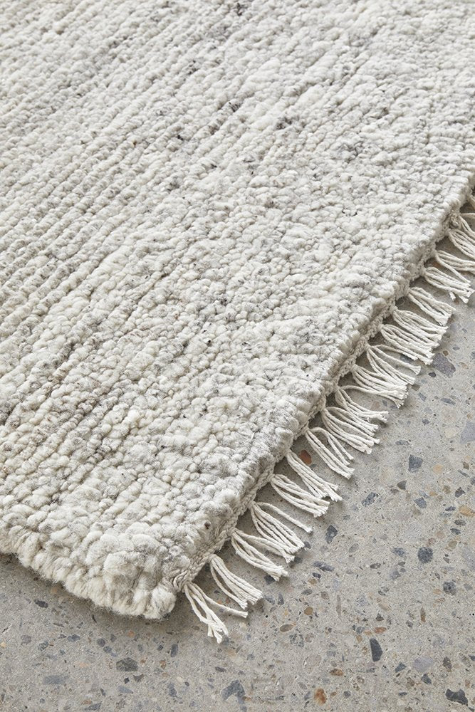 DARREN PALMER TRAVERTINE SILVER - Luxurious Rugs