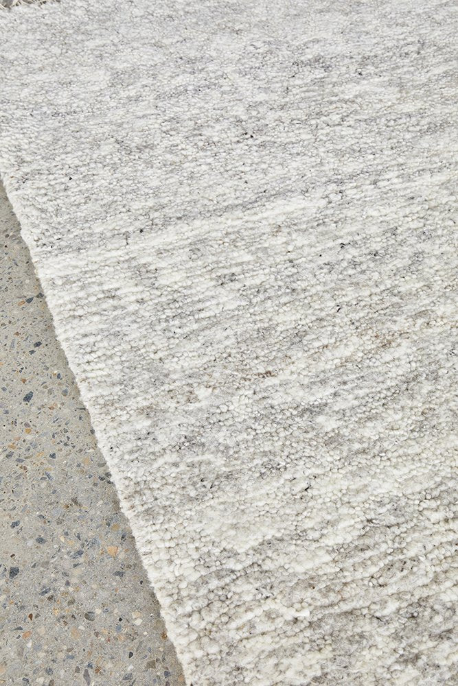 DARREN PALMER TRAVERTINE SILVER - Luxurious Rugs