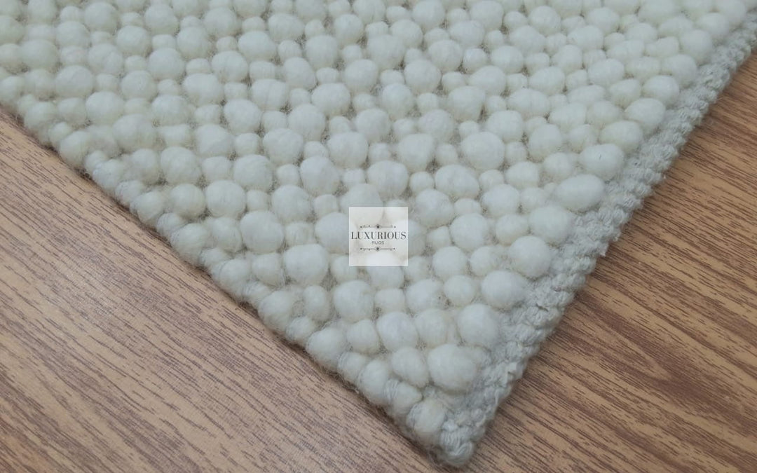 Pebble White Rug Pebbles Cherry White Hand-Woven NZ Wool Rug – Luxurious Rugs