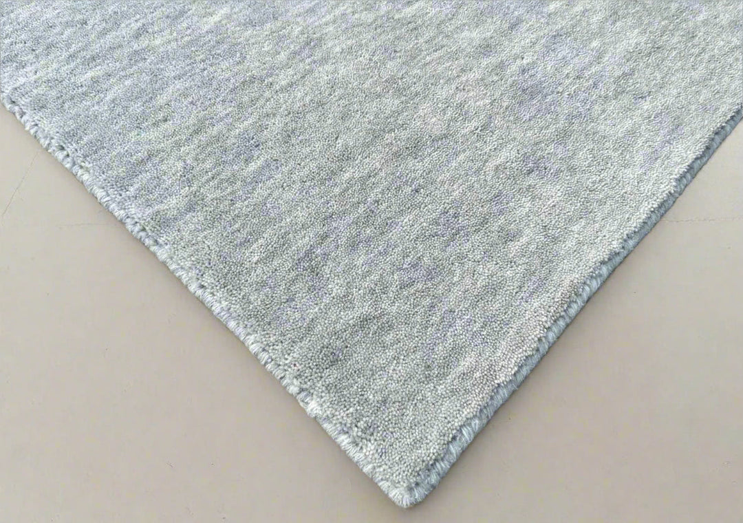 Dazzle Silver Cloud Color Handloom Knotted Rug 100% Pure Wool