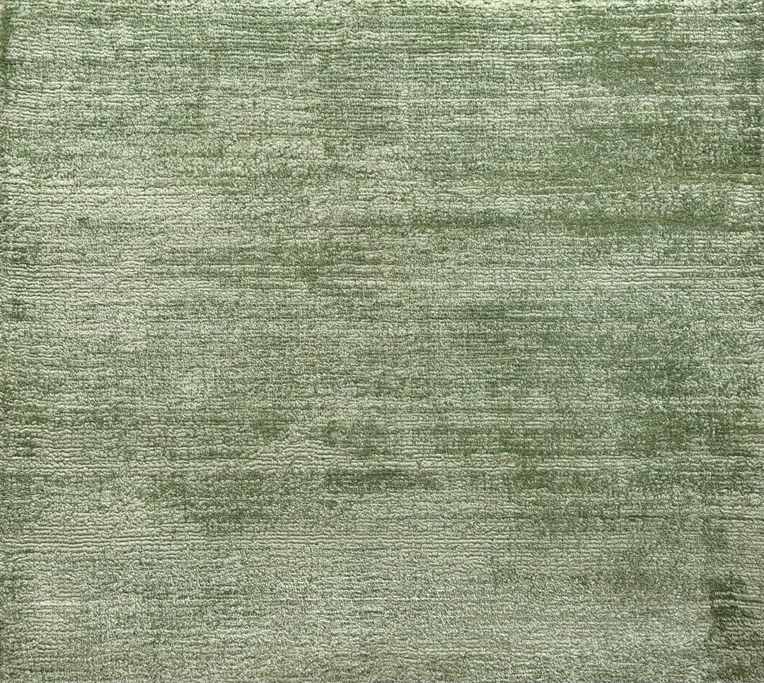 Amora Blade Green Handloom Rug – 100% Viscose