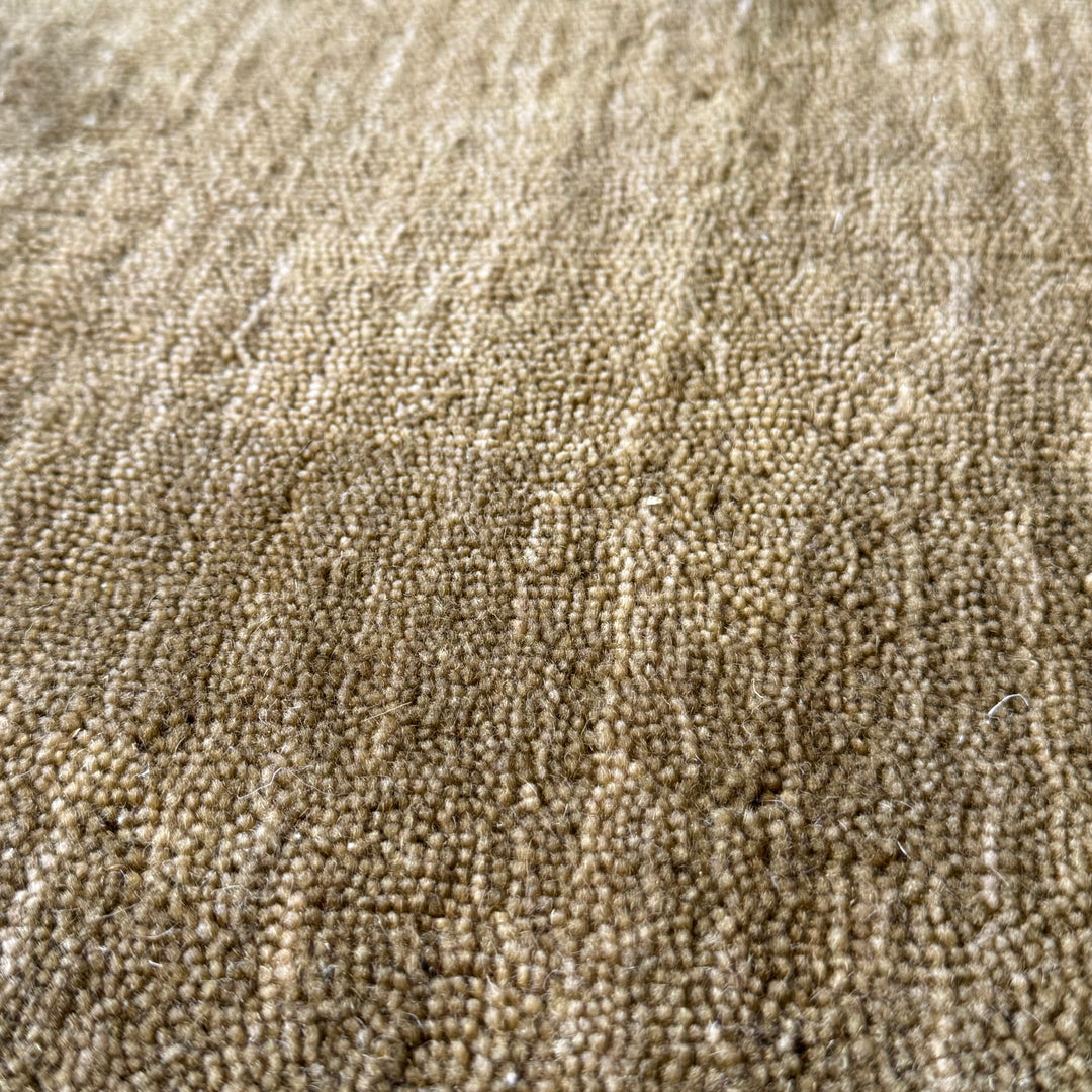 Veloura Olive Green Color Handloom Knotted Rug 100% Pure Wool
