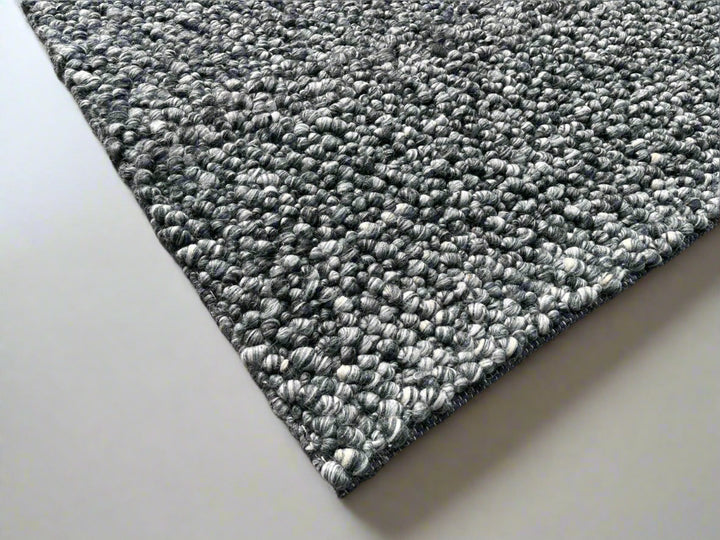 Fish Eye - Steel Multi Pure Wool with Minimal Shedding for a Timeless Touch