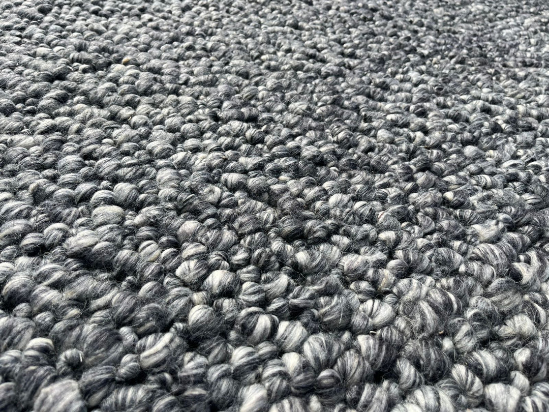 Fish Eye - Steel Multi Pure Wool with Minimal Shedding for a Timeless Touch