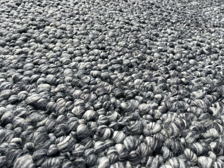Fish Eye - Steel Multi Pure Wool with Minimal Shedding for a Timeless Touch