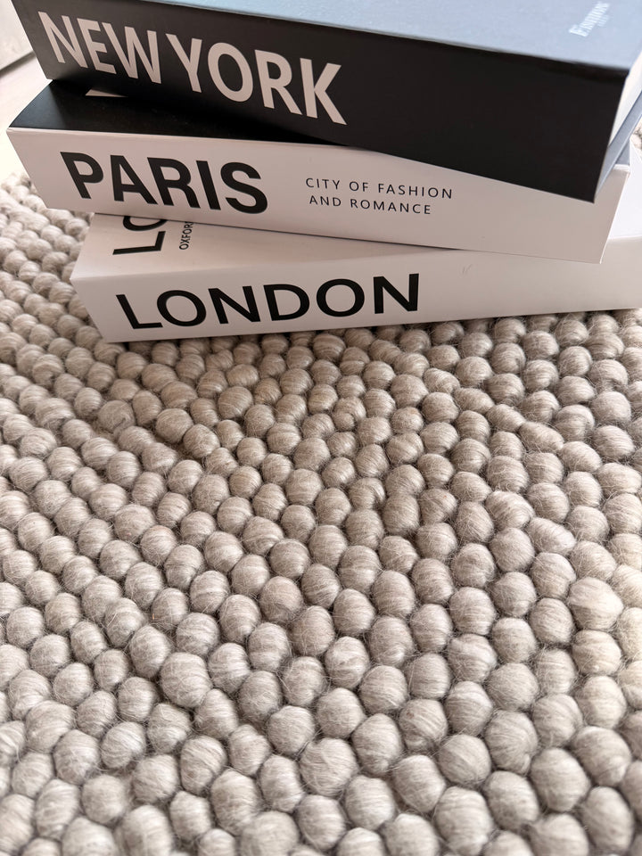 Pebbles Silver and Ivory Color Hand-Woven Wool Rug