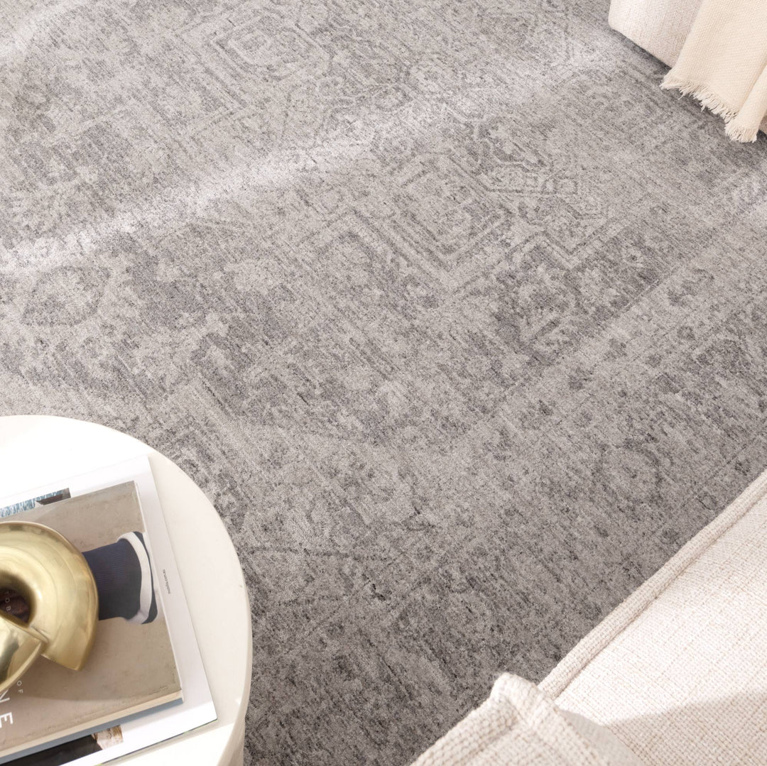 Heritage Distressed Medallion Grey Rug - H103