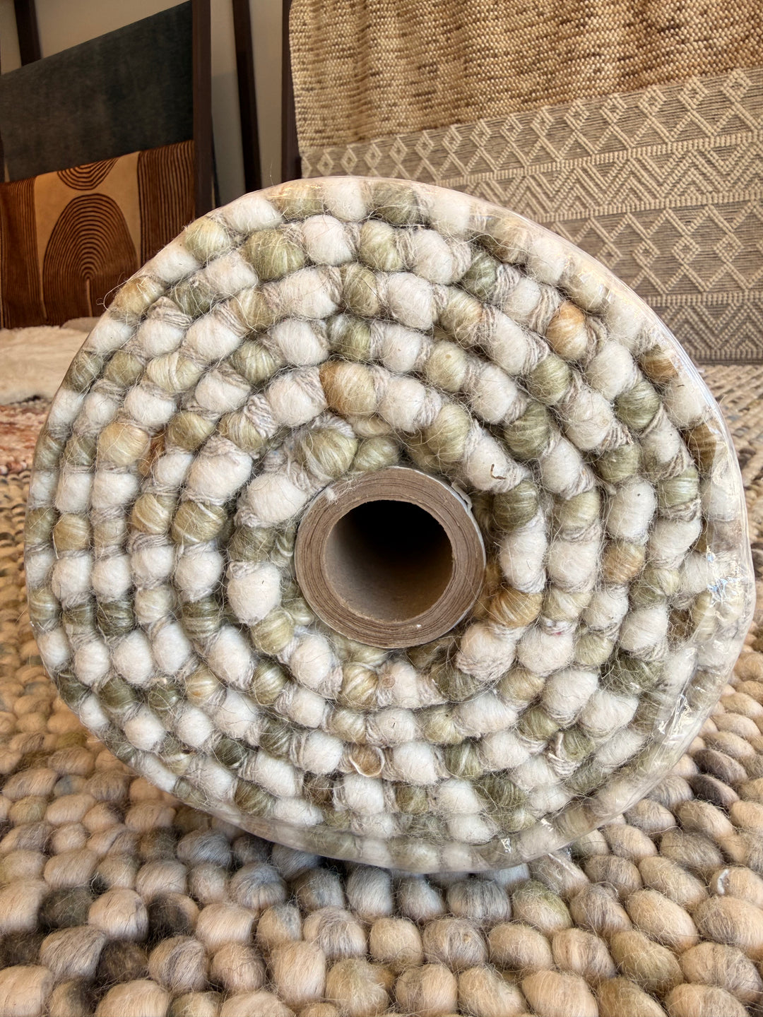 Olive Multi Patterned Rug Pebbles Olive Multi Colour Hand-Woven Wool Rug – Luxurious Rugs