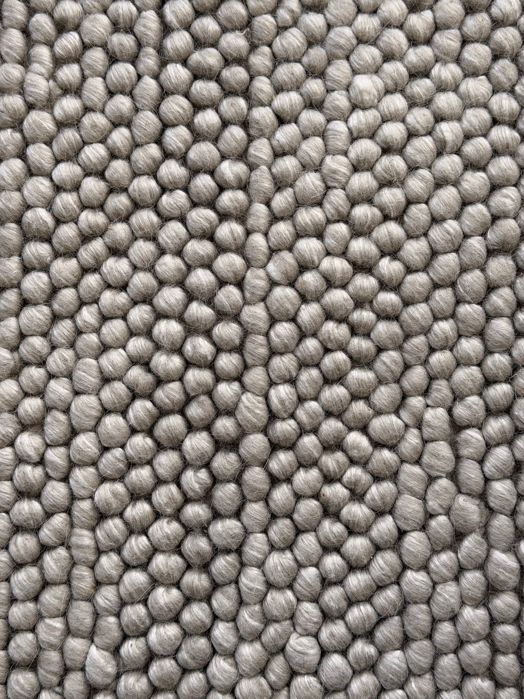 Pebbles Silver and Ivory Color Hand-Woven Wool Rug