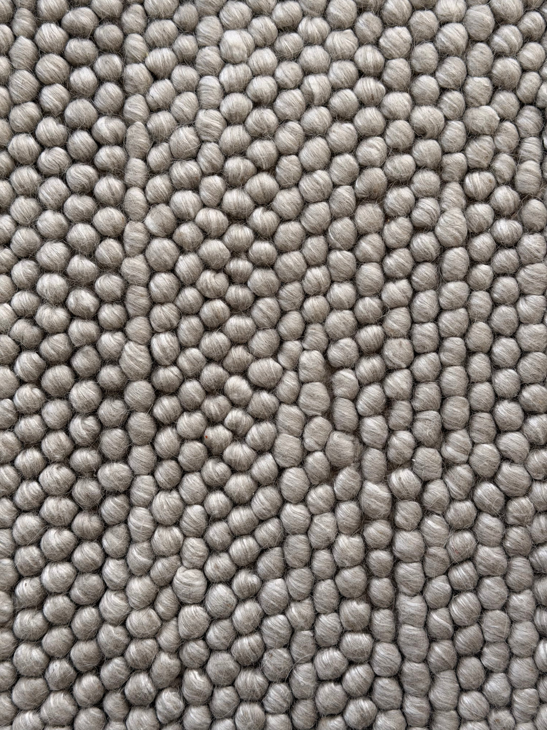 Pebbles Silver and Ivory Color Hand-Woven Wool Rug