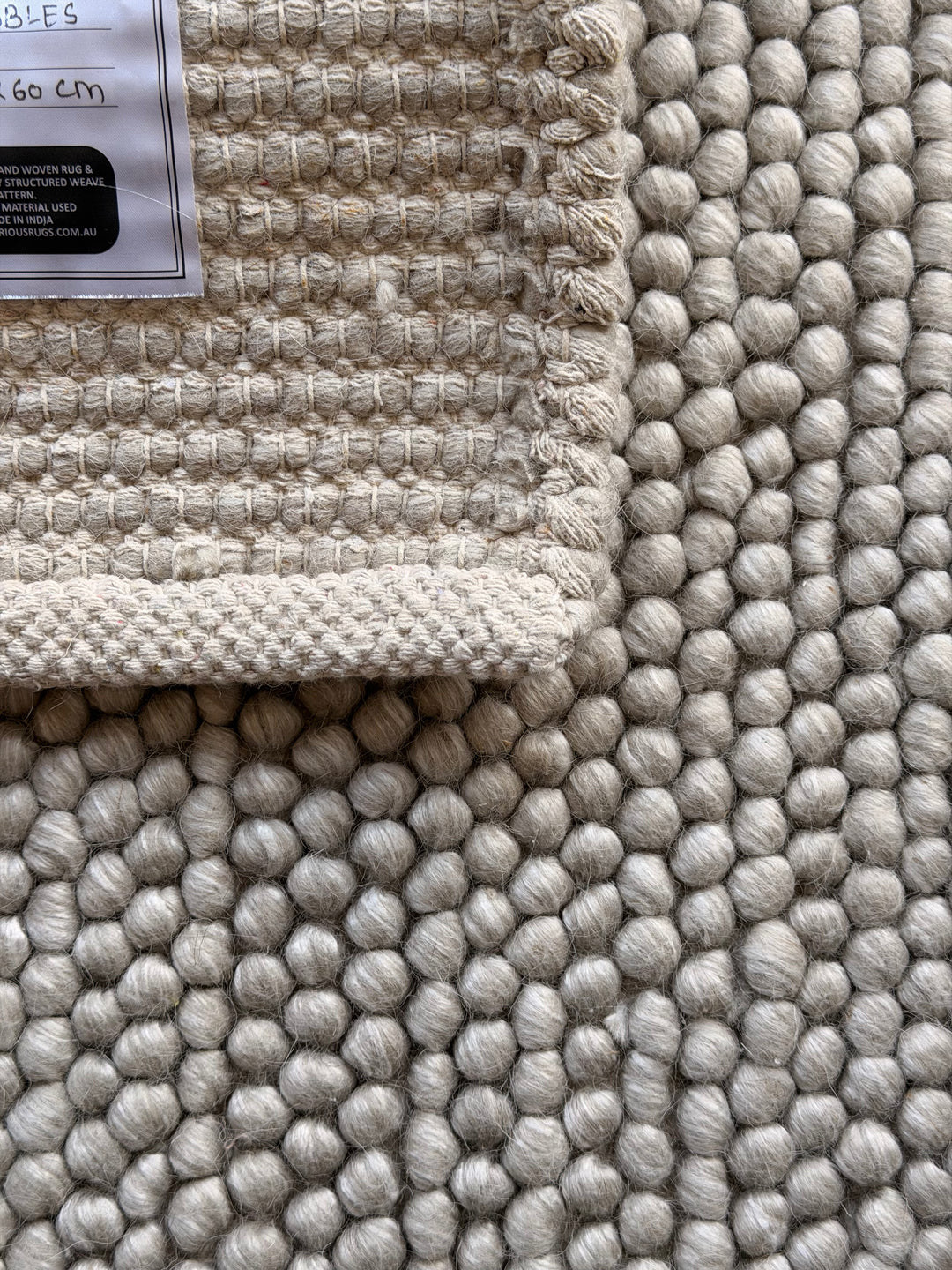 Pebbles Silver and Ivory Color Hand-Woven Wool Rug