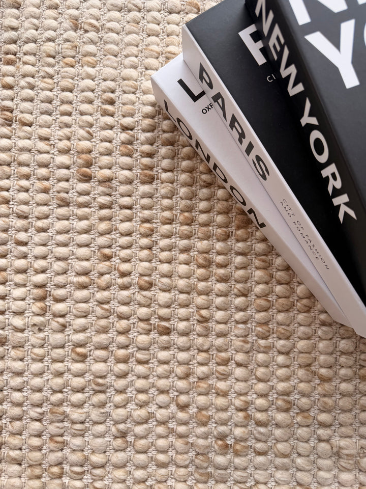 Skandi Knot Chalk Color Chunky Wool rug