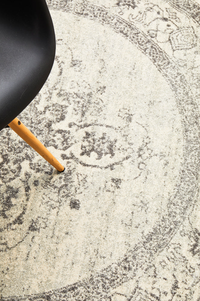 Bleet Center Medallion Silver Round Rug