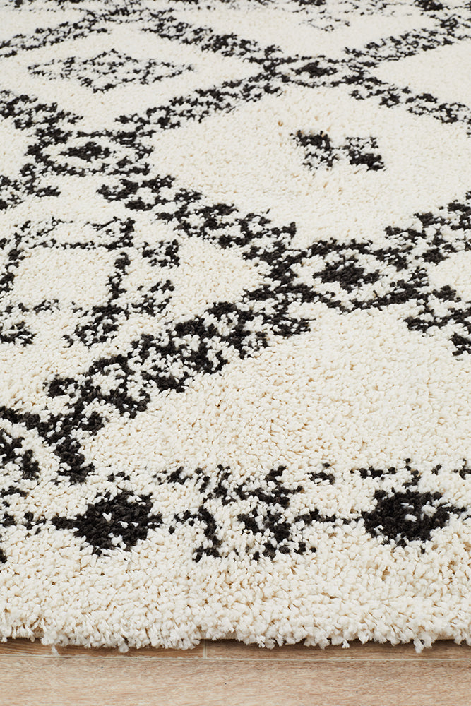 Saffron 33 White Runner Rug