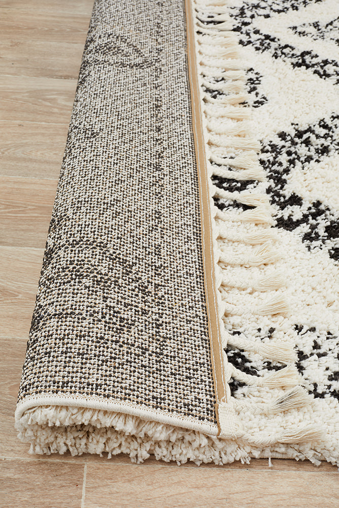 Saffron 33 White Runner Rug