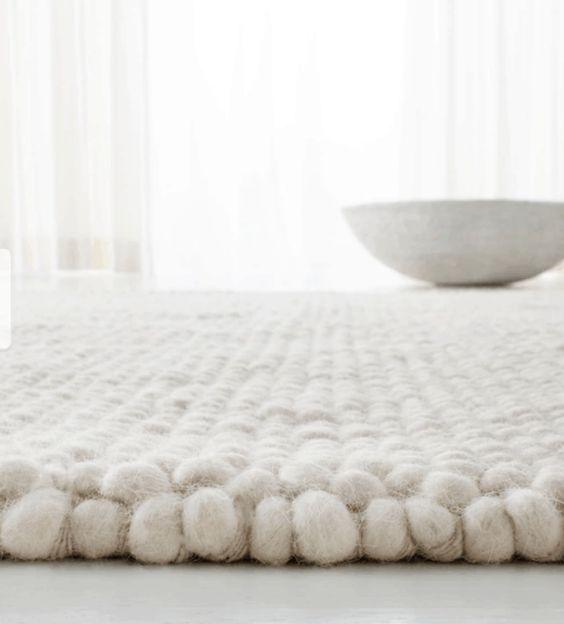 Pebbles White Hand-Woven Wool and Cotton Blend Rug - Luxurious Rugs